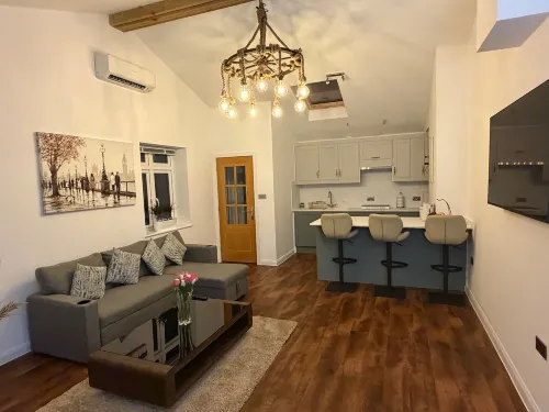 Luxury Flat With Parking & Underfloor Heating - 2-Star