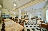Hotel Arya Niwas