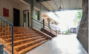 Friday Holiday Hotel