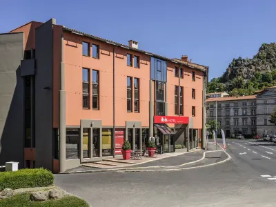 Ibis le Puy-en-Velay Centre Hotel in zona Lily'Land