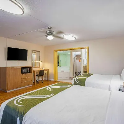Quality Inn & Suites Airport - Cruise Port Hollywood Hotels near The Beachcombers Hollywood Florida