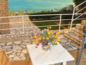 Studio Apartments Maria with Pool and Amazing View - Agios Gordios Beach