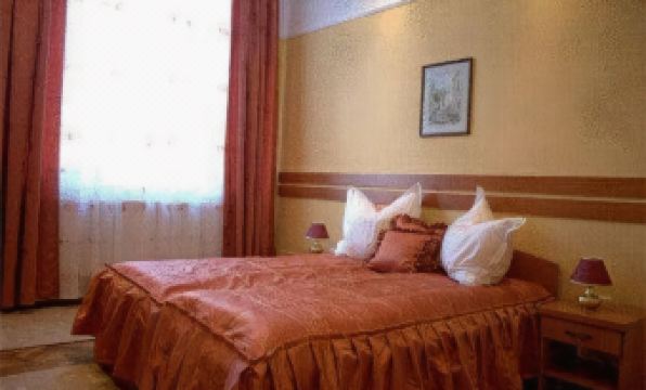 Europa Hotel - Housity