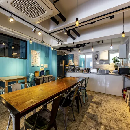 Backpackers in Yeosu
