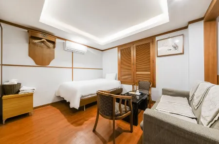Goyang Karma Hotel