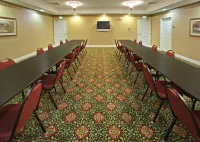 Holiday Inn Express & Suites Magnolia-Lake Columbia Hotels in Magnolia