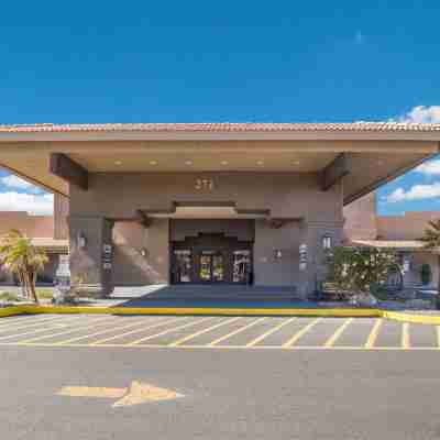 Quality Inn & Suites Lake Havasu City Hotel Exterior