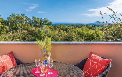 View from Hotel Nice Home in Liznjan with Wifi and 2 Bedrooms Photo