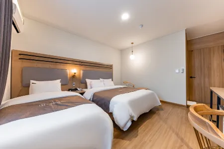 Hotel Urban Brown