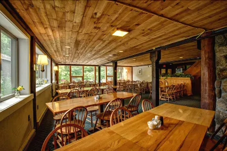 Snowy Owl Inn Отели рядом с достопримечательностью «Уотервилл Вэлли Резорт»