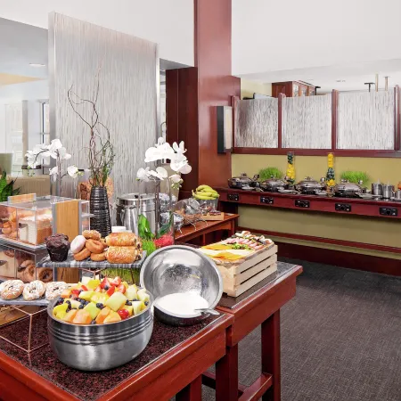 DoubleTree by Hilton Hotel Boston Bayside