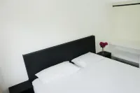 Private Room with King Size Bed Num023