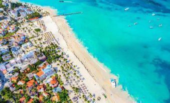 Beach Front Flor de Mar Los Corales Playa Bavaro