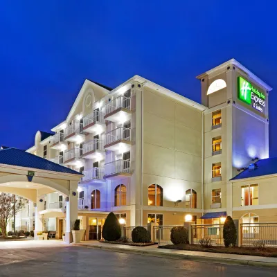 Holiday Inn Express & Suites ASHEVILLE SW - OUTLET CTR AREA by IHG Hotels near Asheville Regional Airport