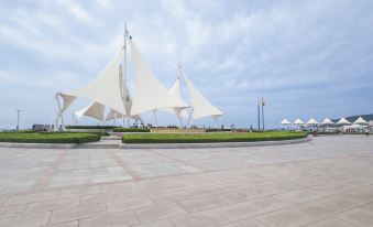 Jun Sao Zhi Jia International Coastal Baths Large Three-Bedroom Two-Bath Apartment (Huanhai Road)