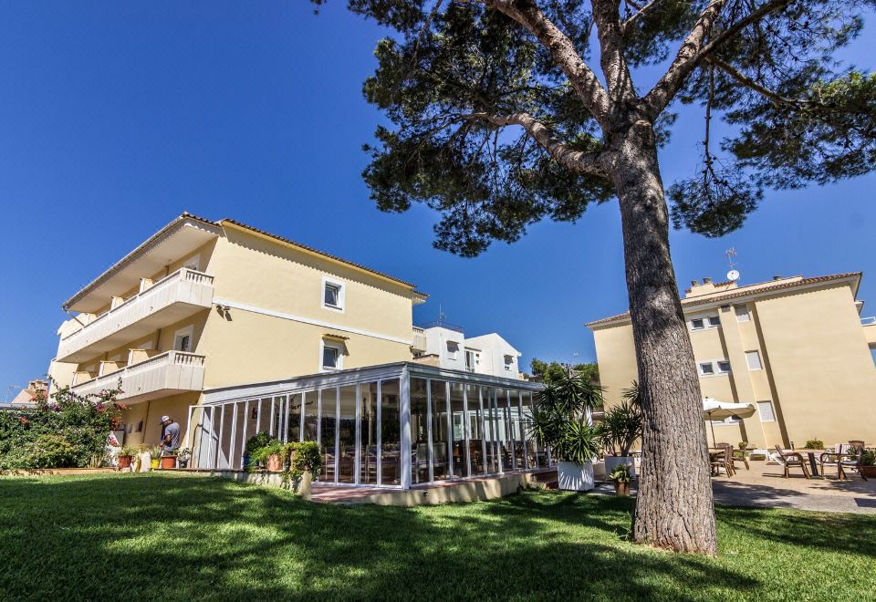 hotel overview picture