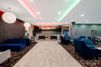 La Quinta Inn & Suites by Wyndham Tuscaloosa  University - Parkplatz