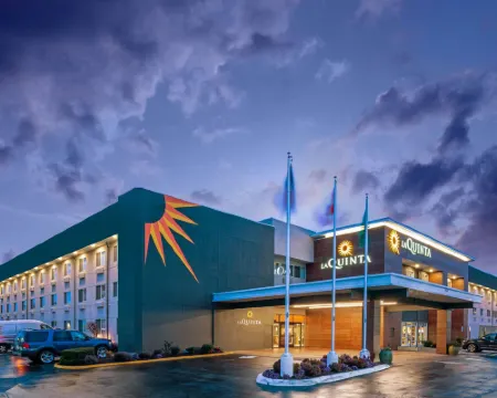 La Quinta Inn & Suites by Wyndham Seattle Federal Way Hotels in Federal Way