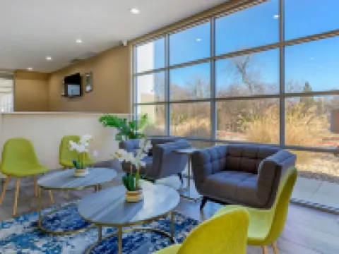 品質套房酒店 巴斯特羅普縣酒店