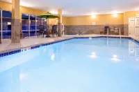 GrandStay Hotel & Suites - parking