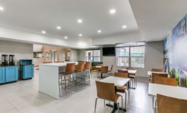 Clarion Pointe Columbus-Bradley Park