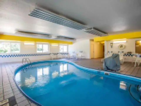 Comfort Suites Peoria I-74 Hotels in Peoria