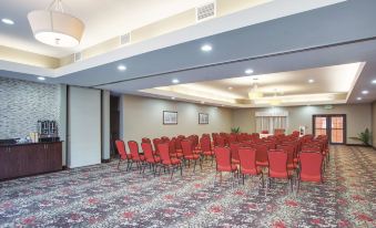 Comfort Inn & Suites Verona at Turning Stone Resort Casino