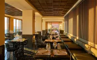 Elix, Mar-Bella Collection - breakfast