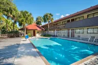 Bay Inn - parking