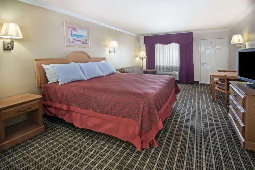 Days Inn by Wyndham Morgan's Wonderland / IH-35 N Hotels in Windcrest