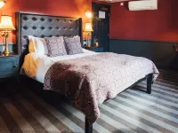 The Crown and Thistle Hotels in Abingdon