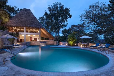 Camino Real Tikal‎ Hotels in Jobompiche