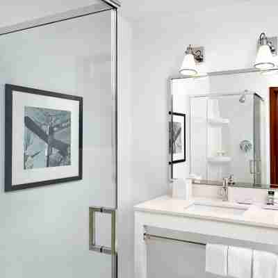 Grand Park Hotel Vancouver Airport, Ascend Hotel Collection Rooms