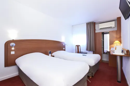 Kyriad Toulon - Hyeres - la Garde - 3 estrellas