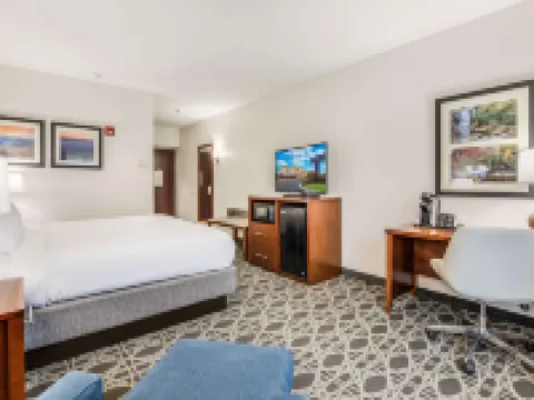 Comfort Inn & Suites Hotels in Transylvania County