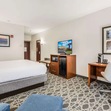 Comfort Inn & Suites Отели в г. Бревард