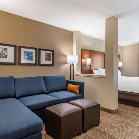 Comfort Inn & Suites
