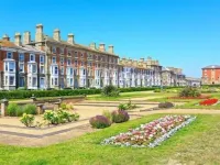 Moray Beachside Apartments - 3-Star