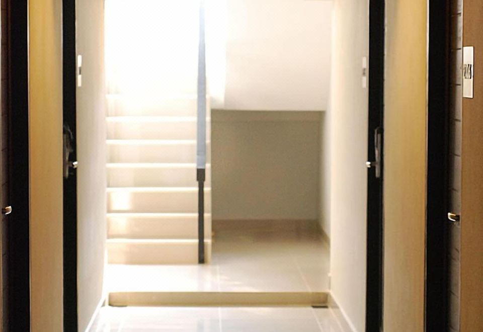 3. 딜라이트 레지던..