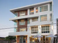 O-Bay Design Hotel Prachuap Hotel dekat Wat Song Kalon Prachasan
