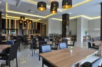 G-Hotel Pontianak - 朝食