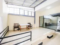 RedDoorz Near Universitas Diponegoro Semarang - Parking