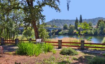 Riverfront Inn Roseburg