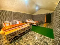 Kanatal Crown Hotels in Tehri Range