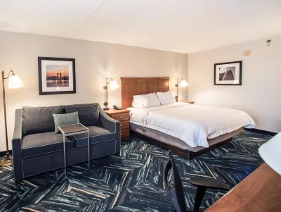 Hampton Inn Louisville-North/Clarksville Hotels in Clarksville