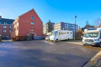 HI Generation Europe Hostel - 駐車場