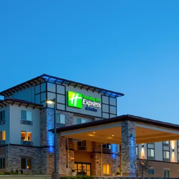 Holiday Inn Express & Suites FRAZIER PARK by IHG