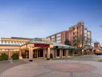 Ramada Plaza by Wyndham Niagara Falls Отели рядом с достопримечательностью «Ландис-Лейн»