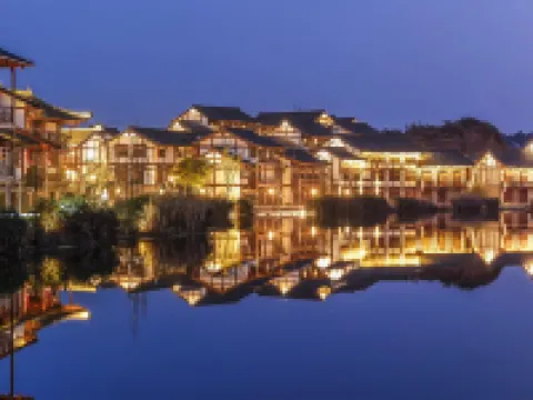 Grand House Chongqing Hotel berhampiran Dazu Rock Carvings