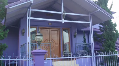 Vila Ungu Lantai 1 - 2 (9 Bedroom) Max. 36 Paxs Parongpong住宿飯店